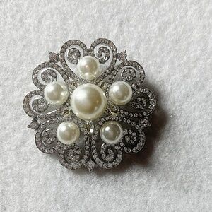 Selective brooches your choice